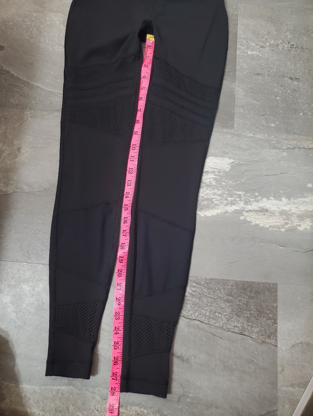 Lululemon Wunder Under High-Rise Tight *Mix & Mesh. 28" Inseam. Black. Size 4. - Picture 10 of 10